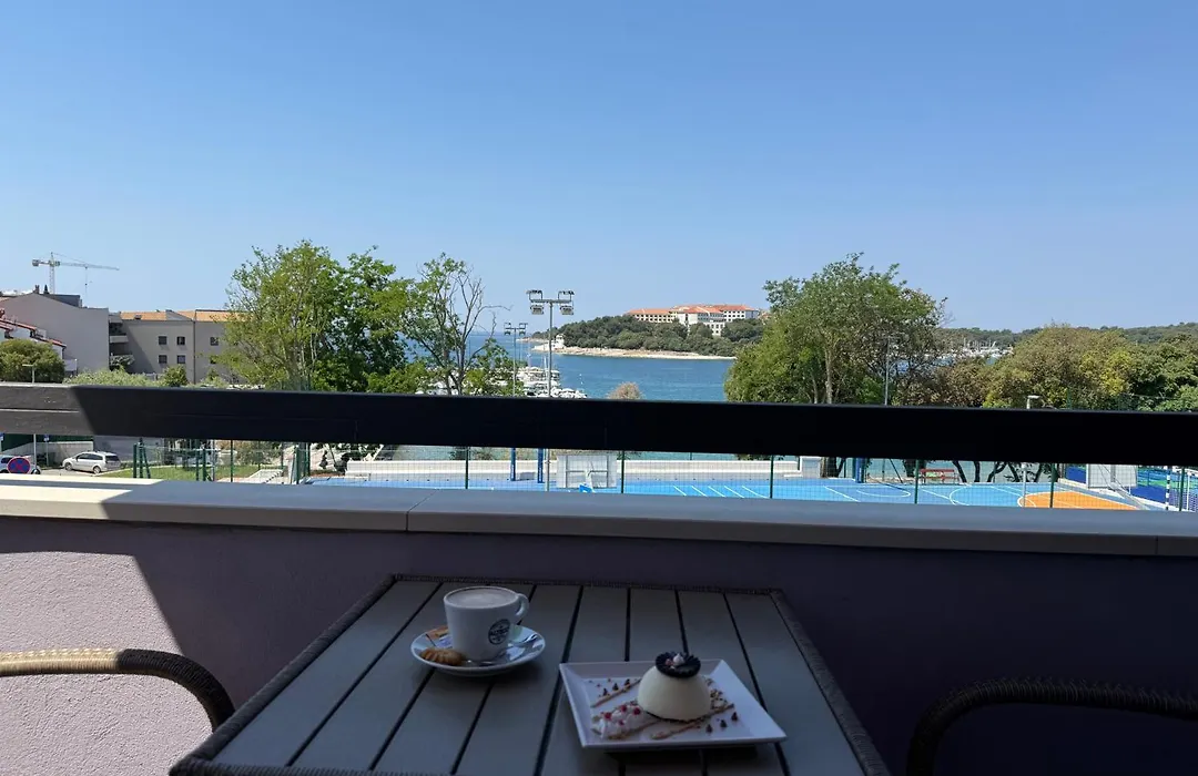 ApartHotel Viola-1