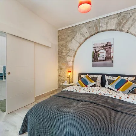 Porta D'Oro Rooms-2